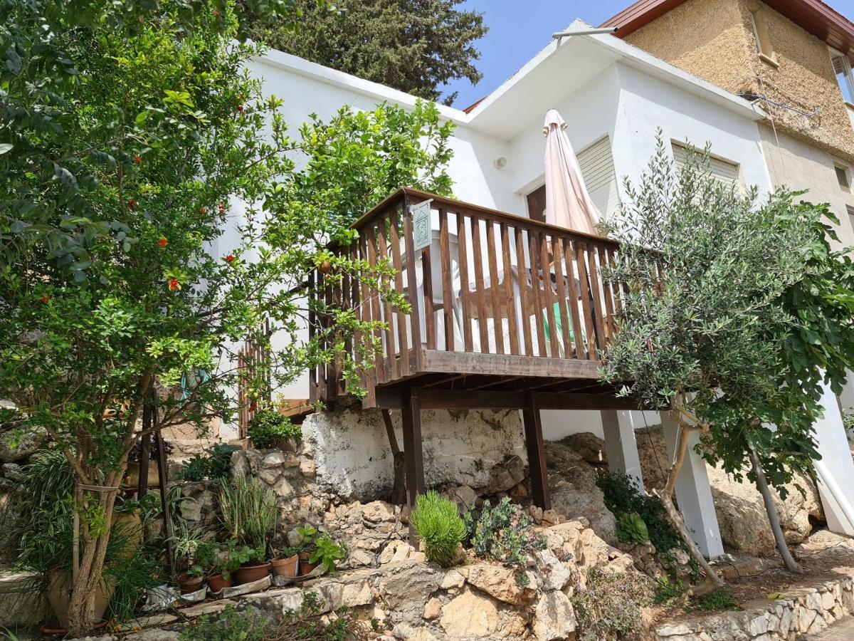 The Artist'S House Overlooking The Bay Of Haifa Eksteriør billede